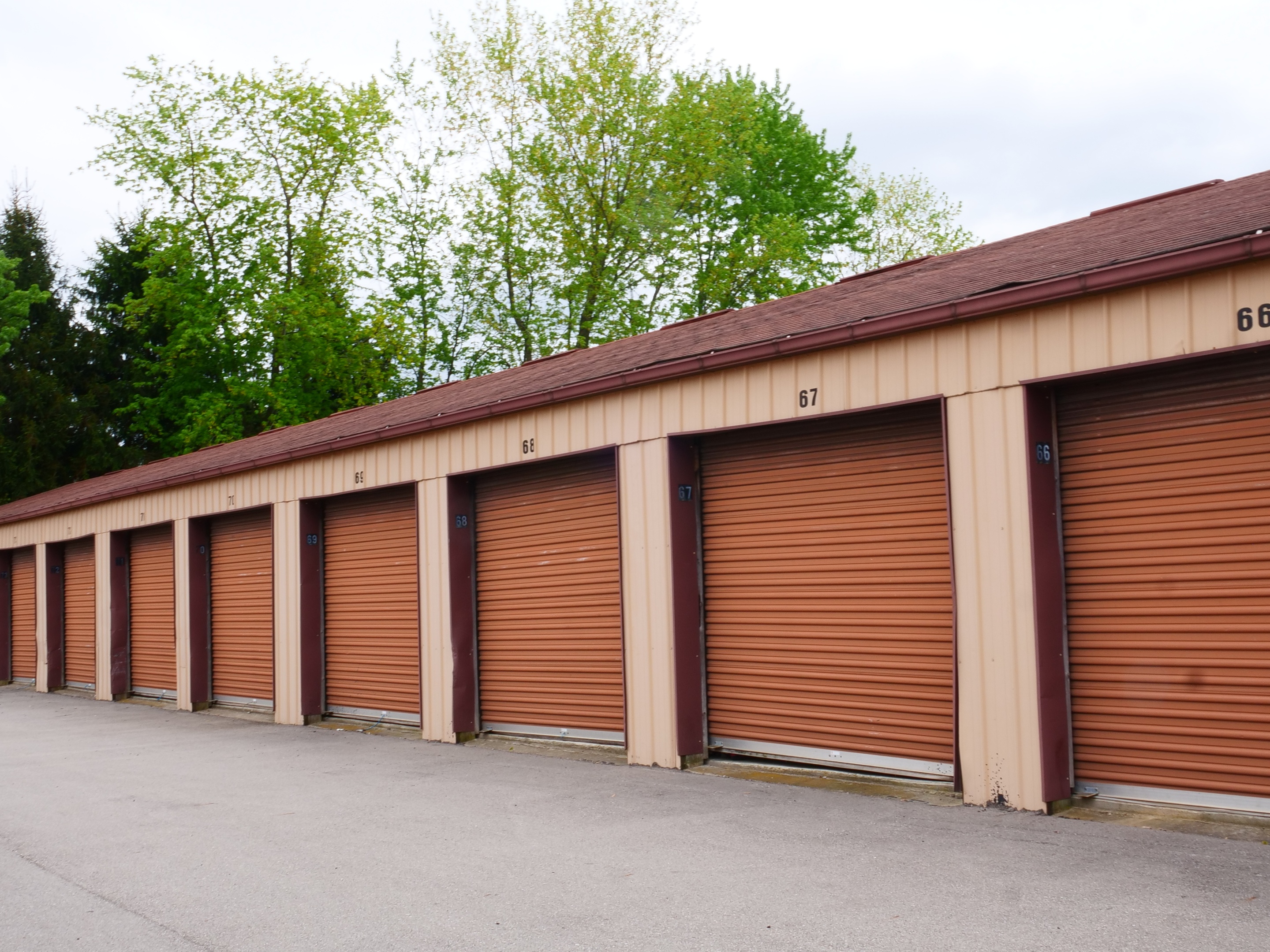 drive-up self storage 48446